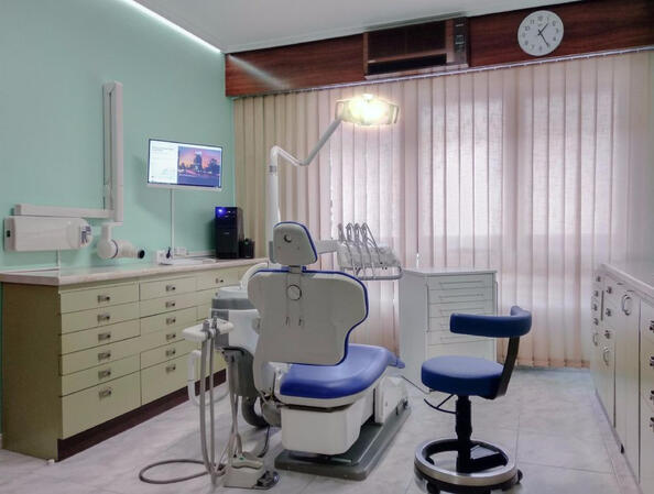 Sillón dental y gabinete